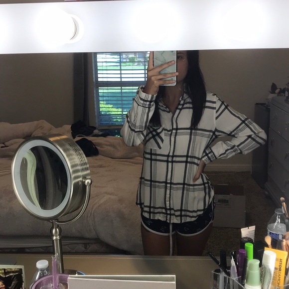 White and black - Picture 1 of 2